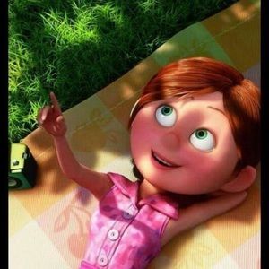 Meet your Posher, Laura